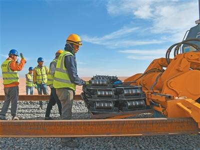 非洲首条沙漠重载铁路通车了